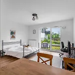 Apartment Wawer - Terrace, Workspace - By Rentujemy