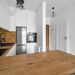 Apartment Wawer - Terrace, Workspace - By Rentujemy *