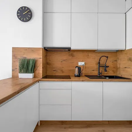 Apartment Wawer - Terrace, Workspace - By Rentujemy