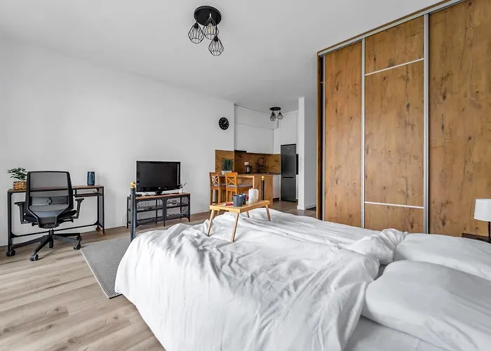 Wawer - Terrace, Workspace - By Rentujemy * وارسو