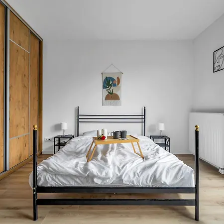Apartamento Wawer - Terrace, Workspace - By Rentujemy